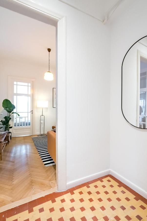 Cismigiu Serenity: 1Br Flat With Scenic Balcony Bukarest Eksteriør billede