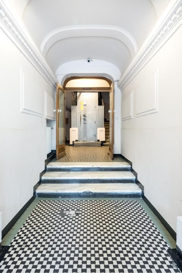 Cismigiu Serenity: 1Br Flat With Scenic Balcony Bukarest Eksteriør billede
