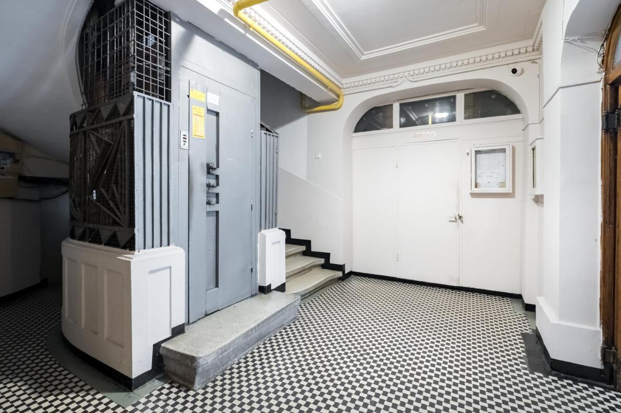Cismigiu Serenity: 1Br Flat With Scenic Balcony Bukarest Eksteriør billede