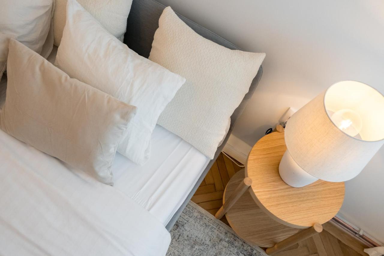 Cismigiu Serenity: 1Br Flat With Scenic Balcony Bukarest Eksteriør billede